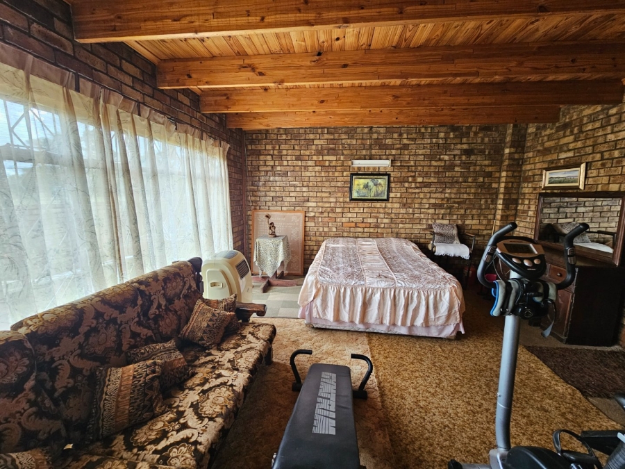 8 Bedroom Property for Sale in Potchefstroom Rural North West